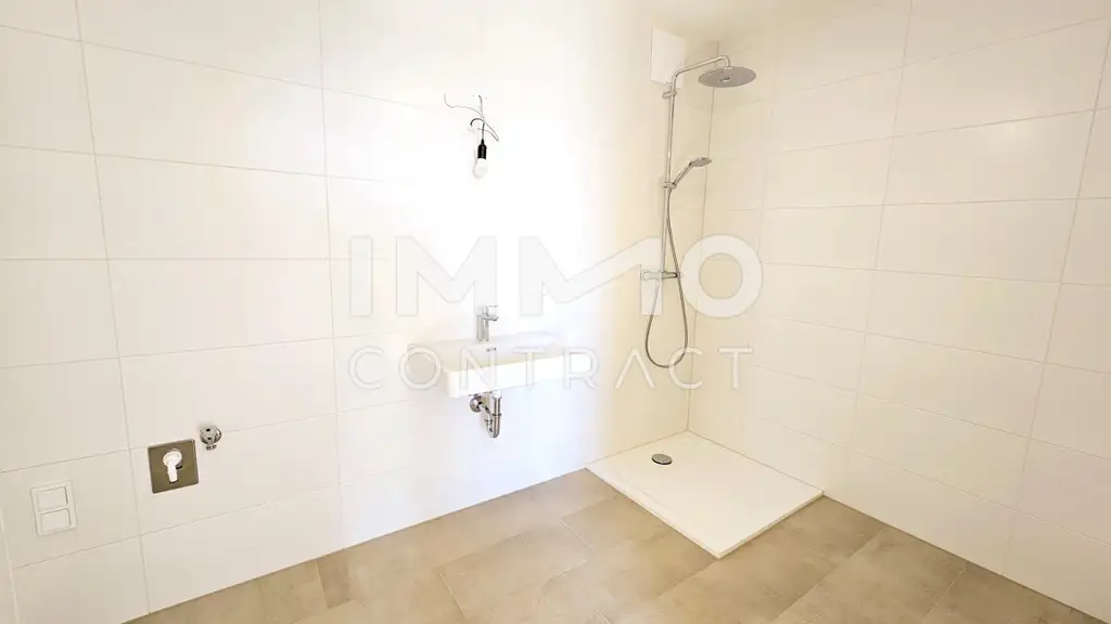 Stylische, großzügige 2-Zimmer-Dachgeschoss-Wohnung mit 23 m2 Südterrasse - Provisionsfrei!