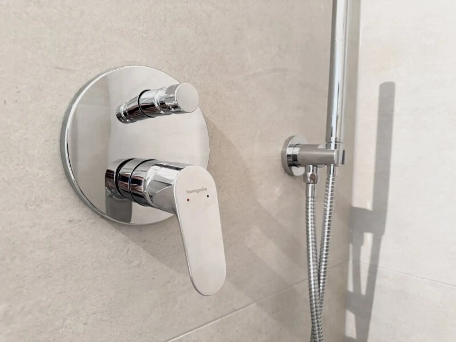 Citynah & modern: sanierte & helle 2-Zimmer-Wohnung in Bestlage zur Mariahilfer Straße