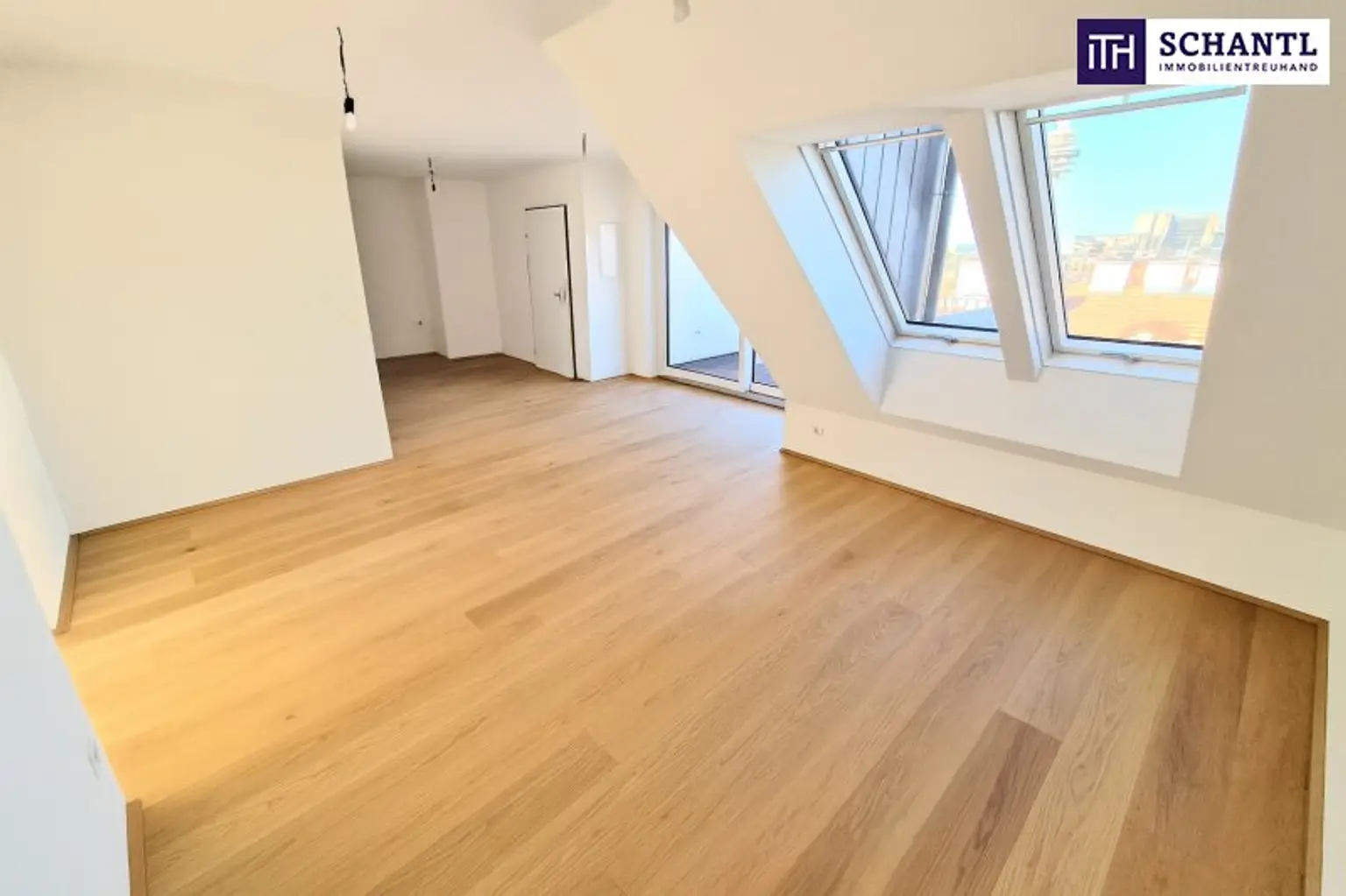 Preisreduktion! Stadtleben mit Weitblick – Helle Dachgeschosswohnung mit Sonnenbalkon - Nahe Hauptbahnhof - Überzeugen Sie sich selbst von dieser Immobilie!