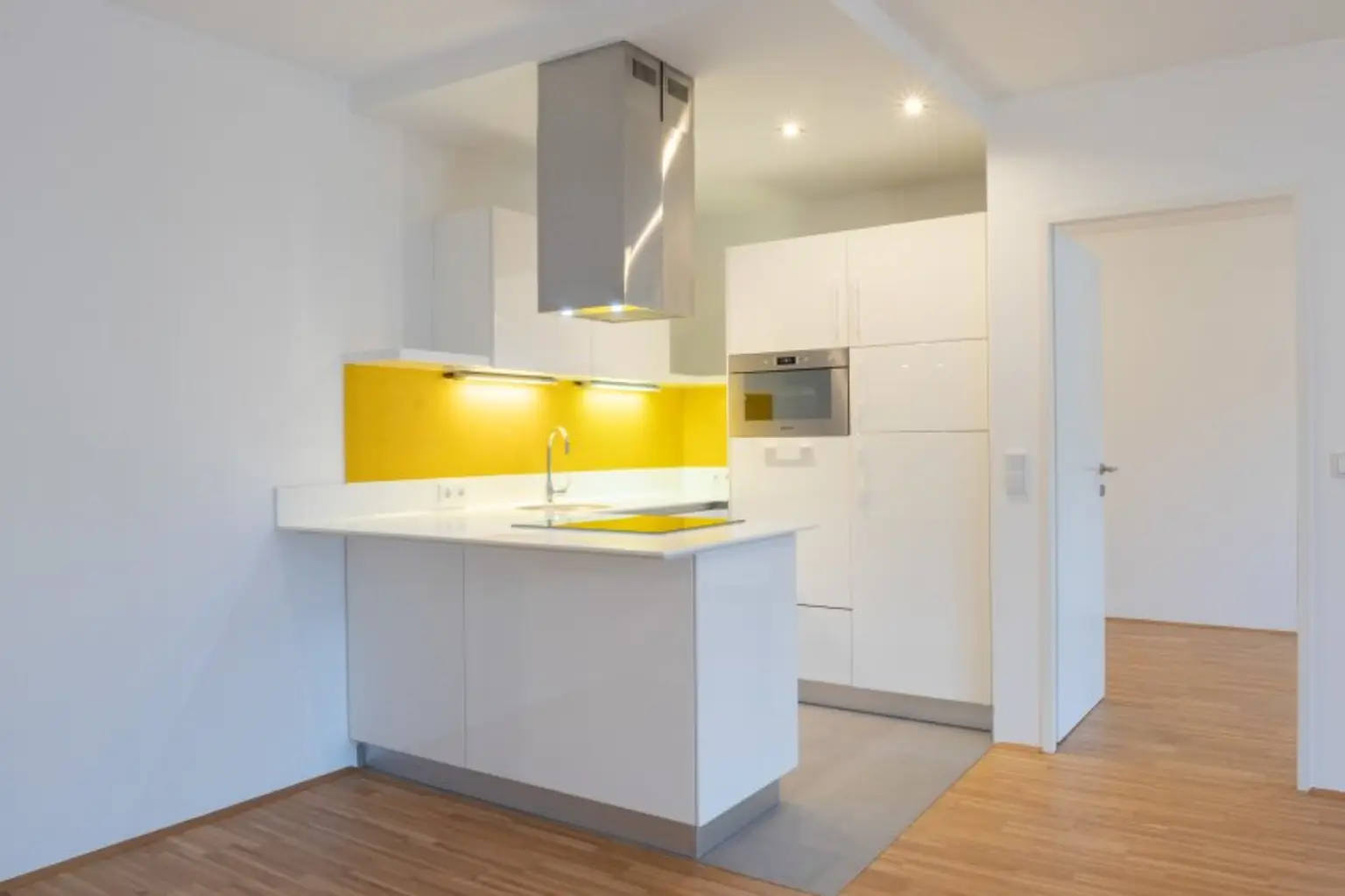 HOFSEITIG! ruhige 3-Zimmer-Wohnung mit bester Ausstattung!