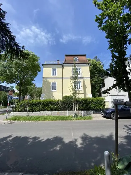 Zum Verkauf gelangt eine außergewöhnliche Villa in absoluter Bestlage von Hietzing