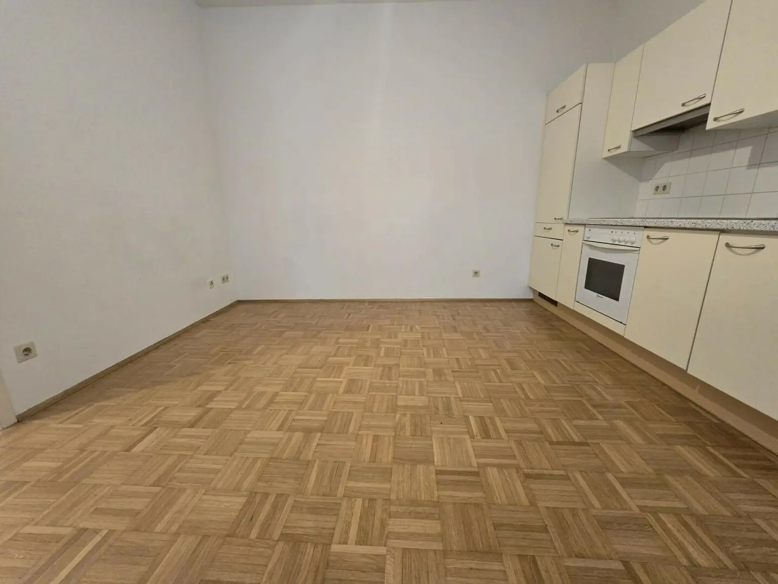 Nette 2 Zimmer Wohnung – Zentrum - ab sofort!