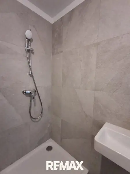 10 Dusche 1220