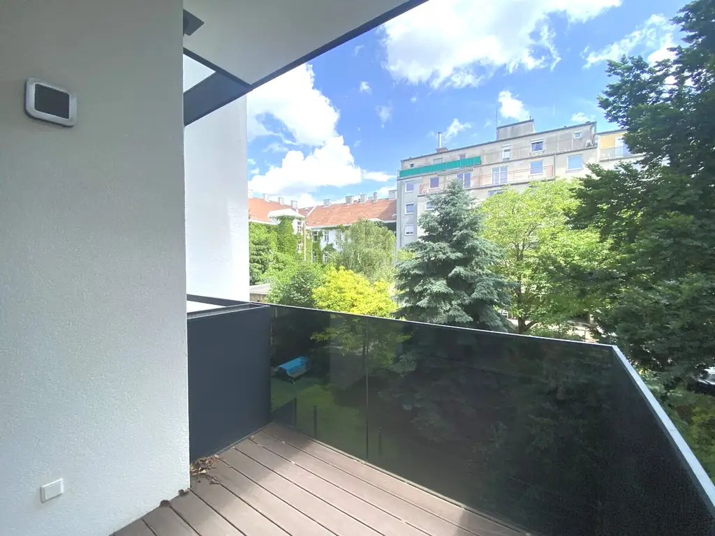 WÄRMEPUMPE - Altbau 3 Zimmerwohnung mit Balkon - ERSTBEZUG Nähe Aupark