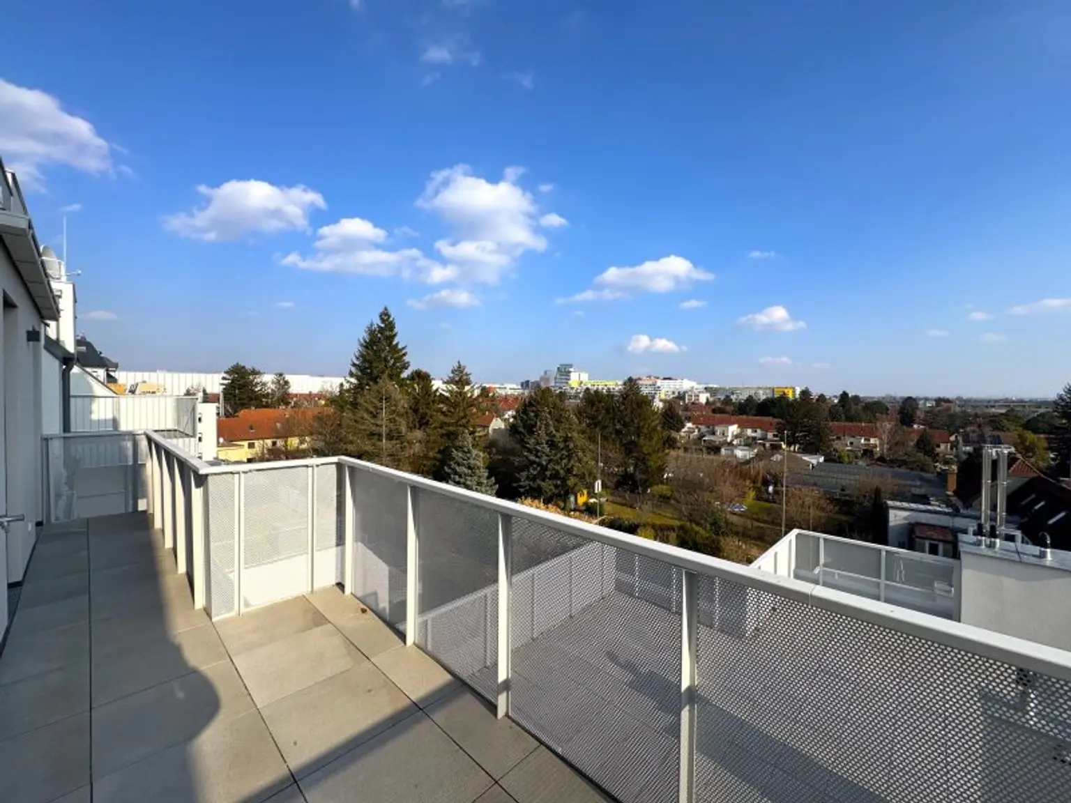 WOHNEN UND GENIESSEN IM SÜDWESTEN VON WIEN! PERFEKTE INFRASTRUKTUR – NÄHE SCHÖNBRUNN!