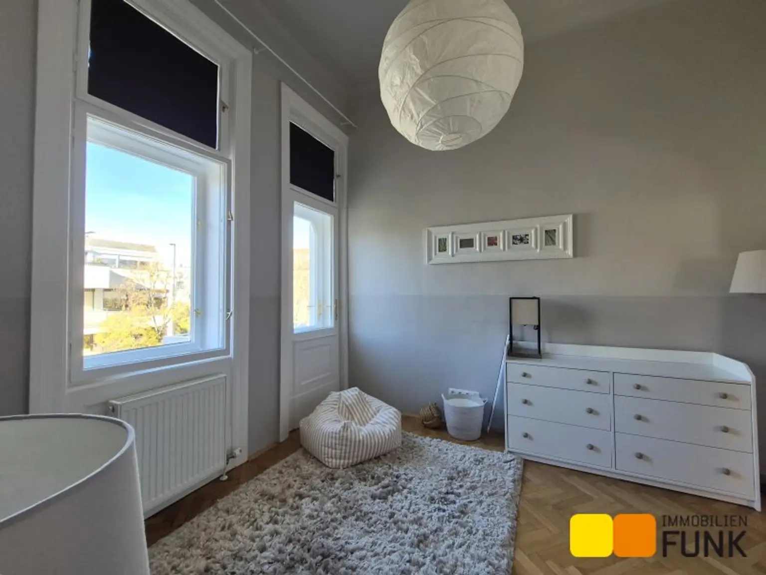 Herrschaftliche 5-Zimmerwohnung mit Balkon