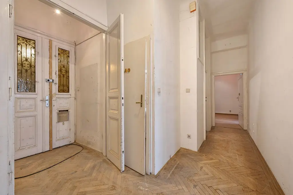 Altbaucharme mit großem Potenzial – 5-Zimmerwohnung im Herzen von Margareten