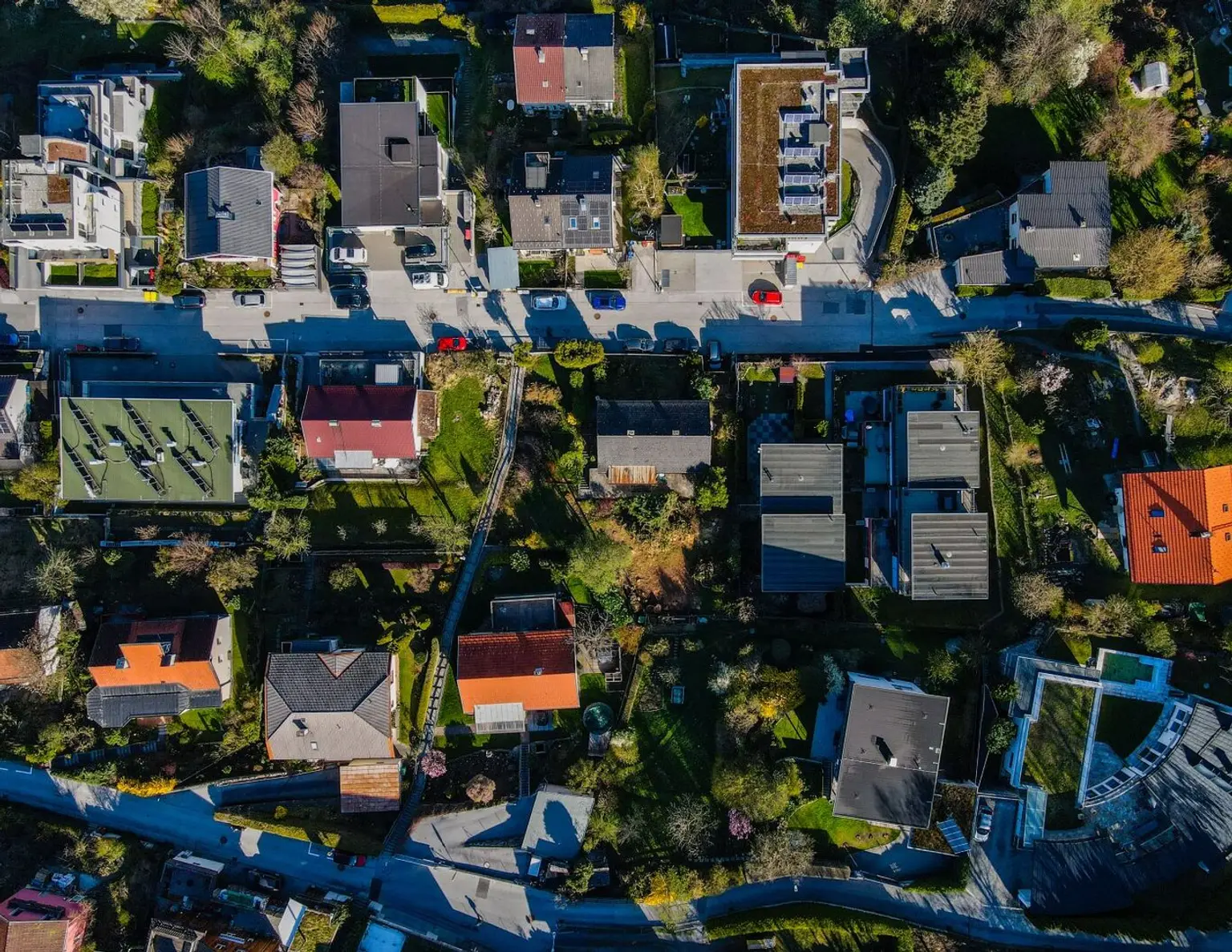 Sehr schönes Grundstück mit Altbestand zu verkaufen