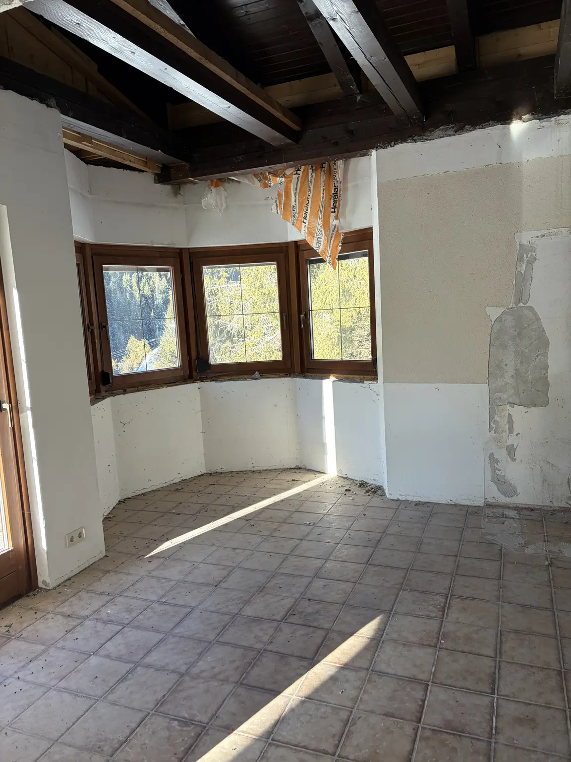 Großzügiges Almhaus mit vielen Ausbaumöglichkeiten