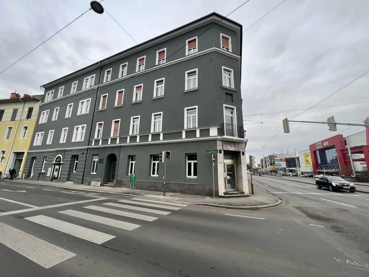 1257BE17-C805-46A9-B4DE-67EBA3F9FD96