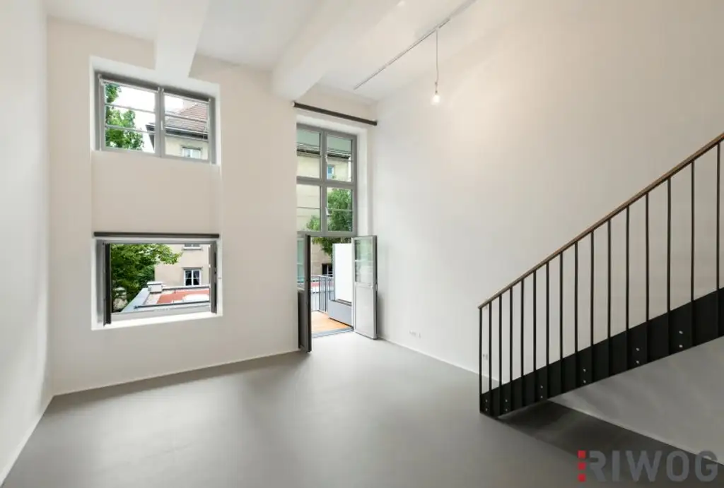 ERSTBEZUG nach Sanierung | Komplett hofseitiges Loft mit Balkon | Raumhöhe bis zu ca. 4,95 m | Büro/Praxis Nutzung und Kurzzeitvermietung möglich