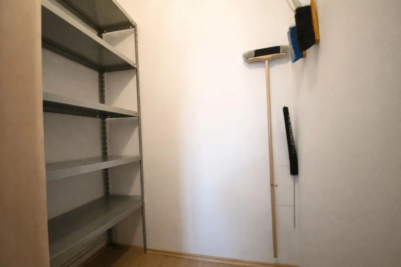 Abstellraum_ki bearbeitet