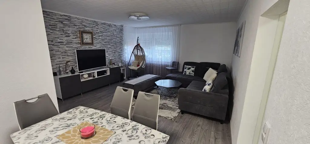 Tolle 3,5-Zimmer-Wohnung mit Loggia und TG-Platz zu verkaufen
