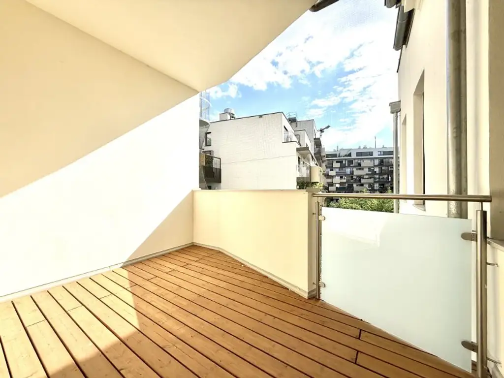 Großzügige vollsanierte Altbauwohnung mit Loggia I Belvedere & Schweizergarten Nähe I Barrierefreier Zugang mit Lift I Fischgrätparkett & Fußbodenheizung I perfekte öffentliche Anbindung