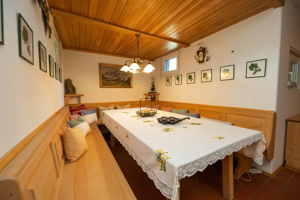 Einfamilienhaus mit Wintergarten, Sauna, Weinkeller & Weitblick in Ratsch an der Weinstraße