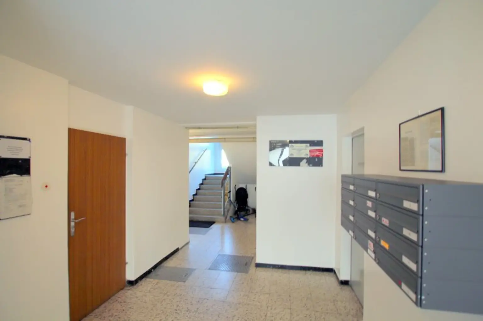 SCHÖNE 3/4-ZIMMERWOHNUNG MIT LOGGIA