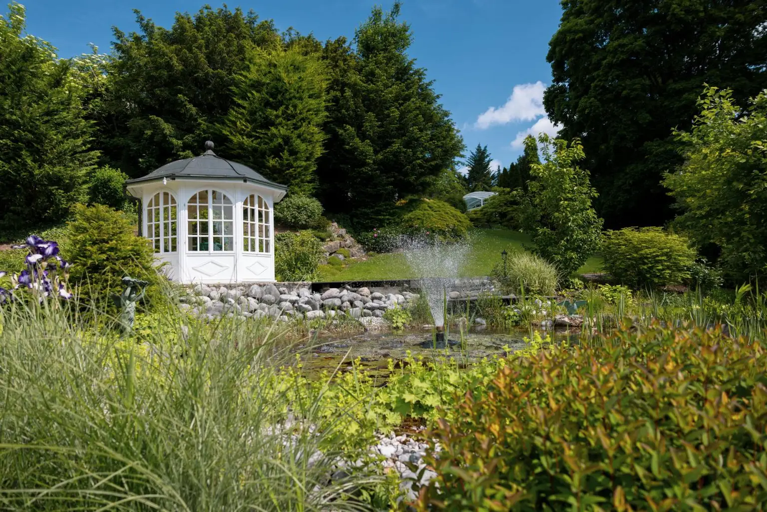 Luxuriöse Villa mit Panoramablick, Swimmingpool und großem Garten in Baden bei Wien