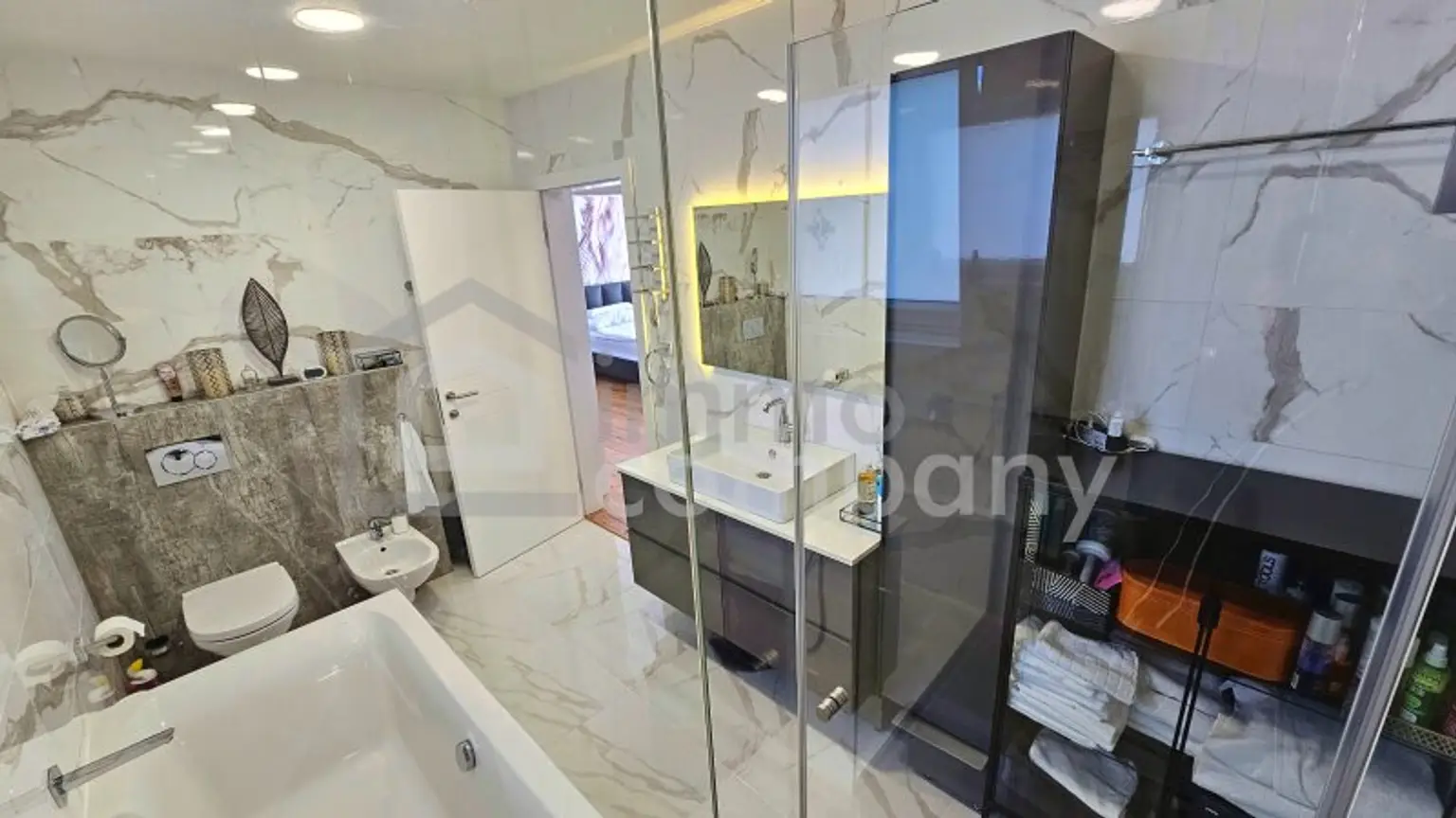 Photovoltaik, Saunahaus, Outdoordusche, Garage, 6 Zimmer, uvm. - Lifestyle hoch 10