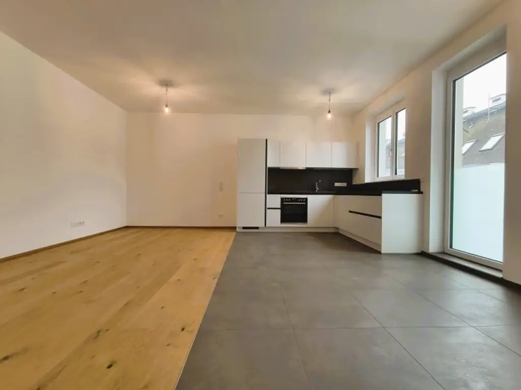 Stilvolle Wohnung im saniertem Altbau in Toplage – Pilgramgasse, 1050 Wien - U4 Fußläufig -  Balkonzubau möglich