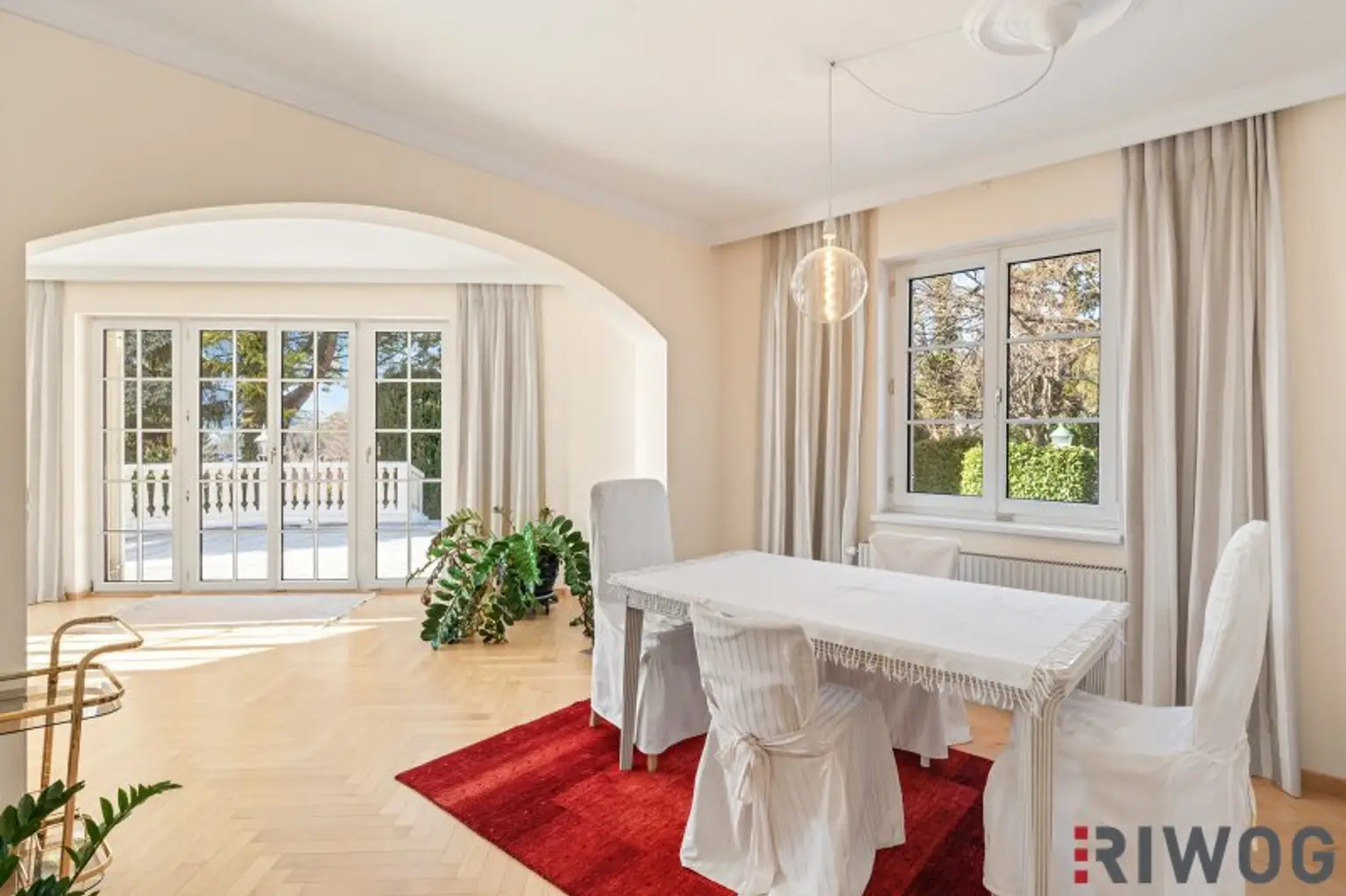 Private Estate Villa mit Fernblick | Privatwald | Virtual Tour | 4.200m2 Garten |  25 min. in den 1. Bezirk | Pool & Sauna