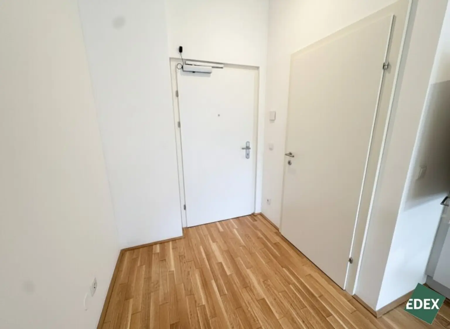 Ab sofort: Moderne 2-Zimmer-Wohnung mit Terrasse und Garten nahe U1