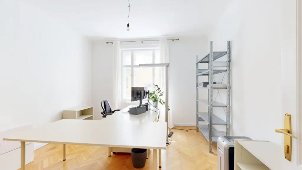 Büro/Praxis im klassischen Altbau | 85 m² mit 2 Räumen | sehr gute Infrastruktur
