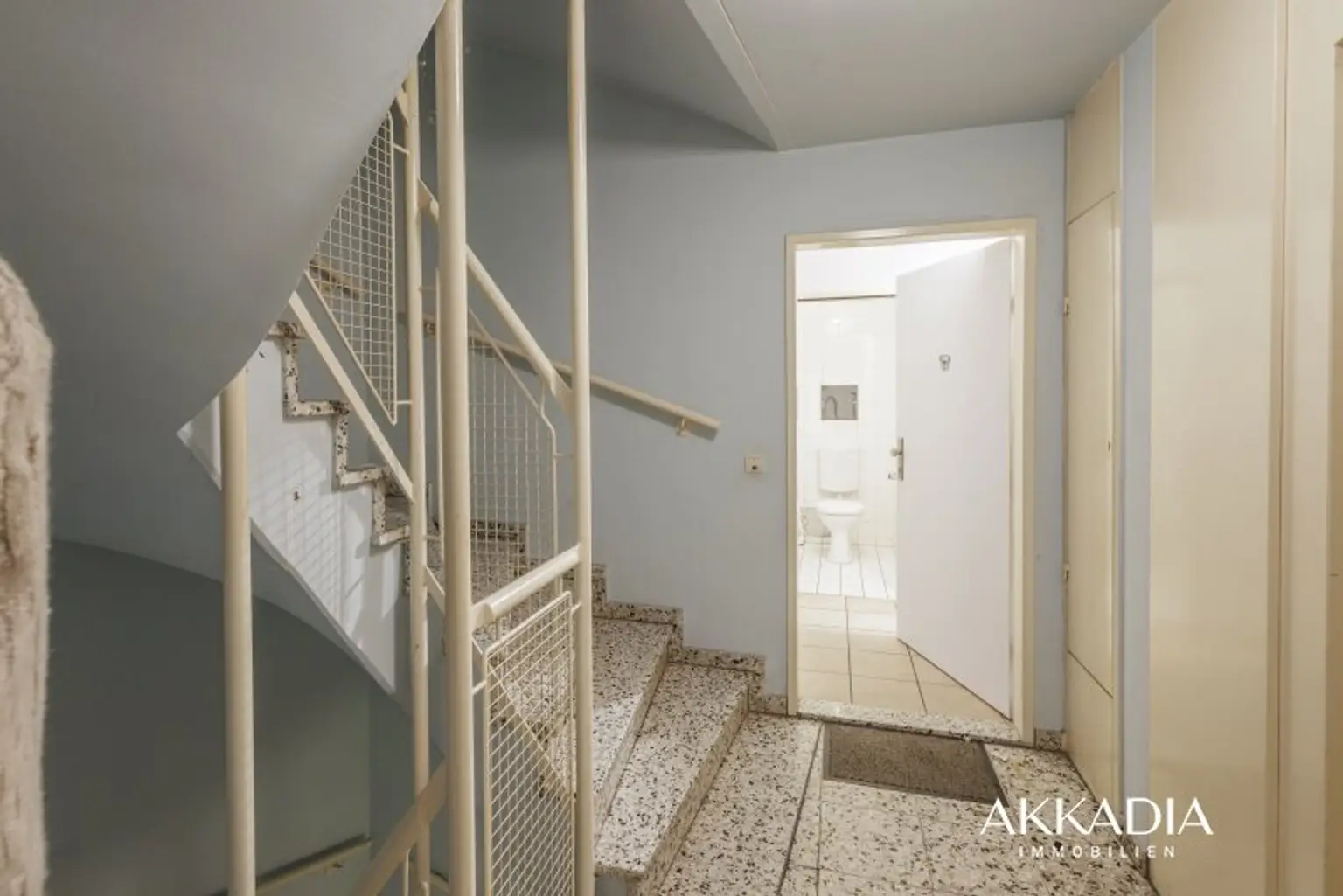 Ruhige 2-Zimmer-Wohnung mit Gartenblick und Garagenplatz