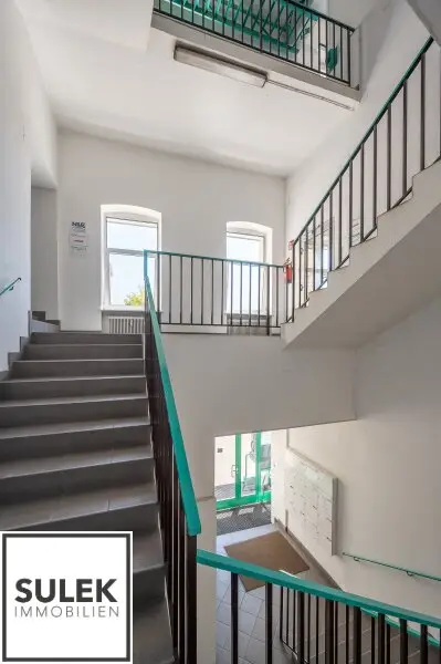 Grundstück mit vier Baukörpern - Büro-, Geschäfts- und Gewerbegebäude inkl. Parkplätzen in Vösendorf