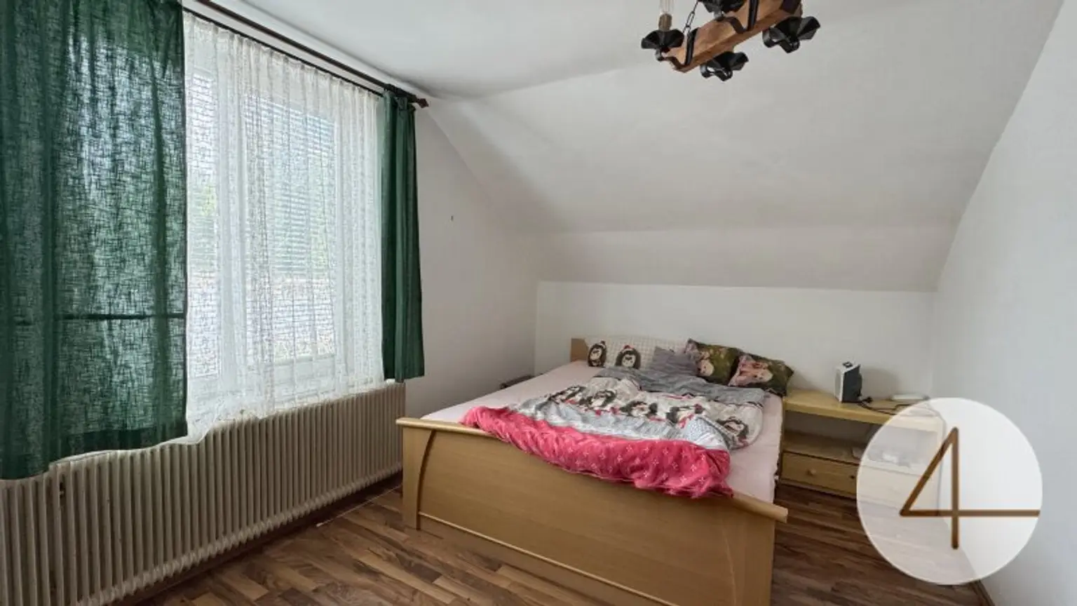 Schlafzimmer DG