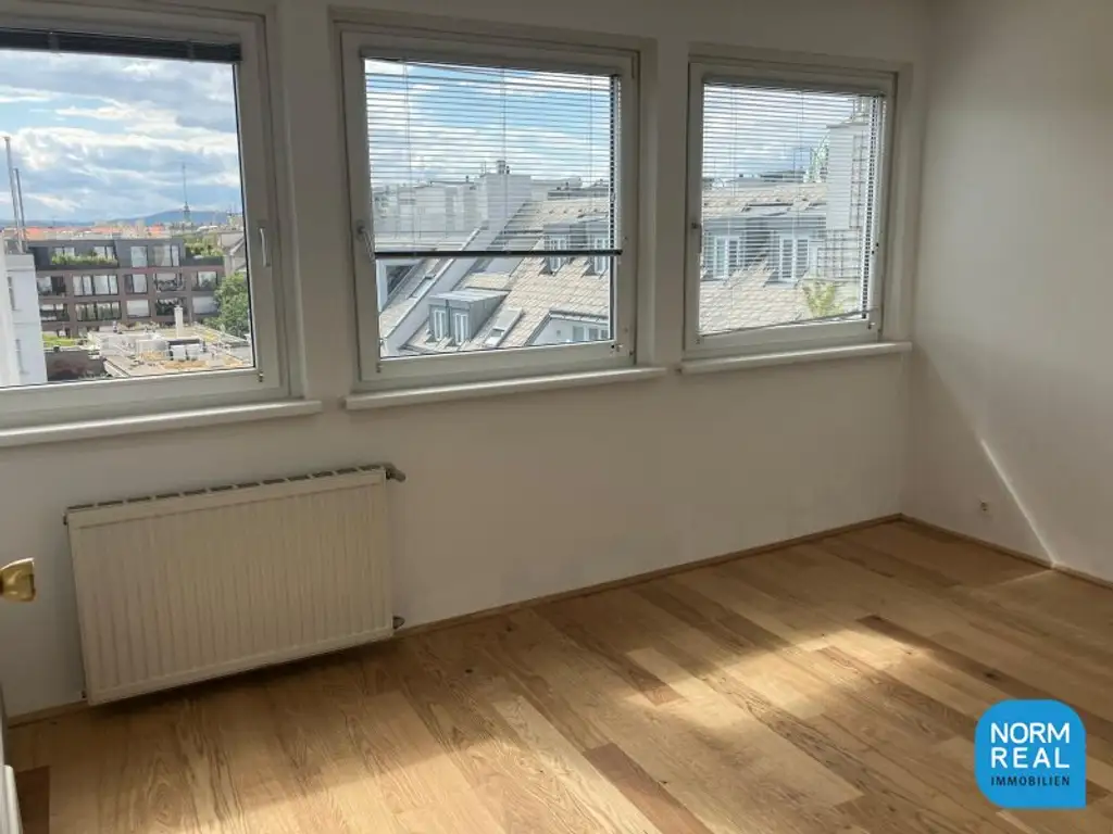 Dachgeschoß mit großer Terrasse