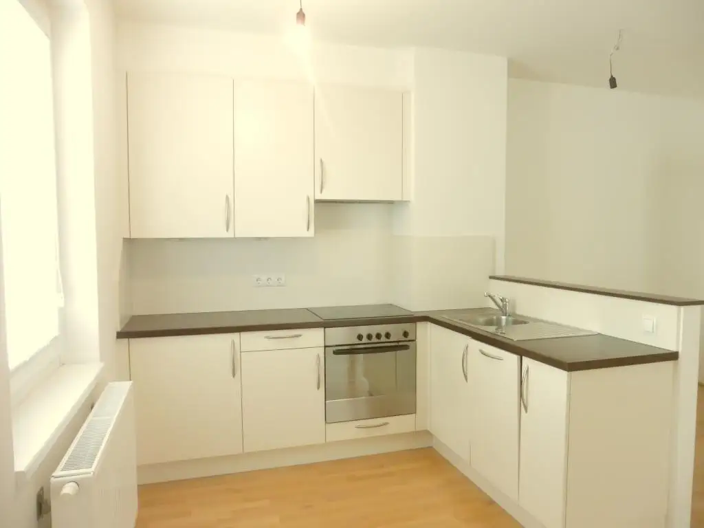 Ruhige Neubauwohnung - modern ausgestattet - großer Balkon - Nähe U4