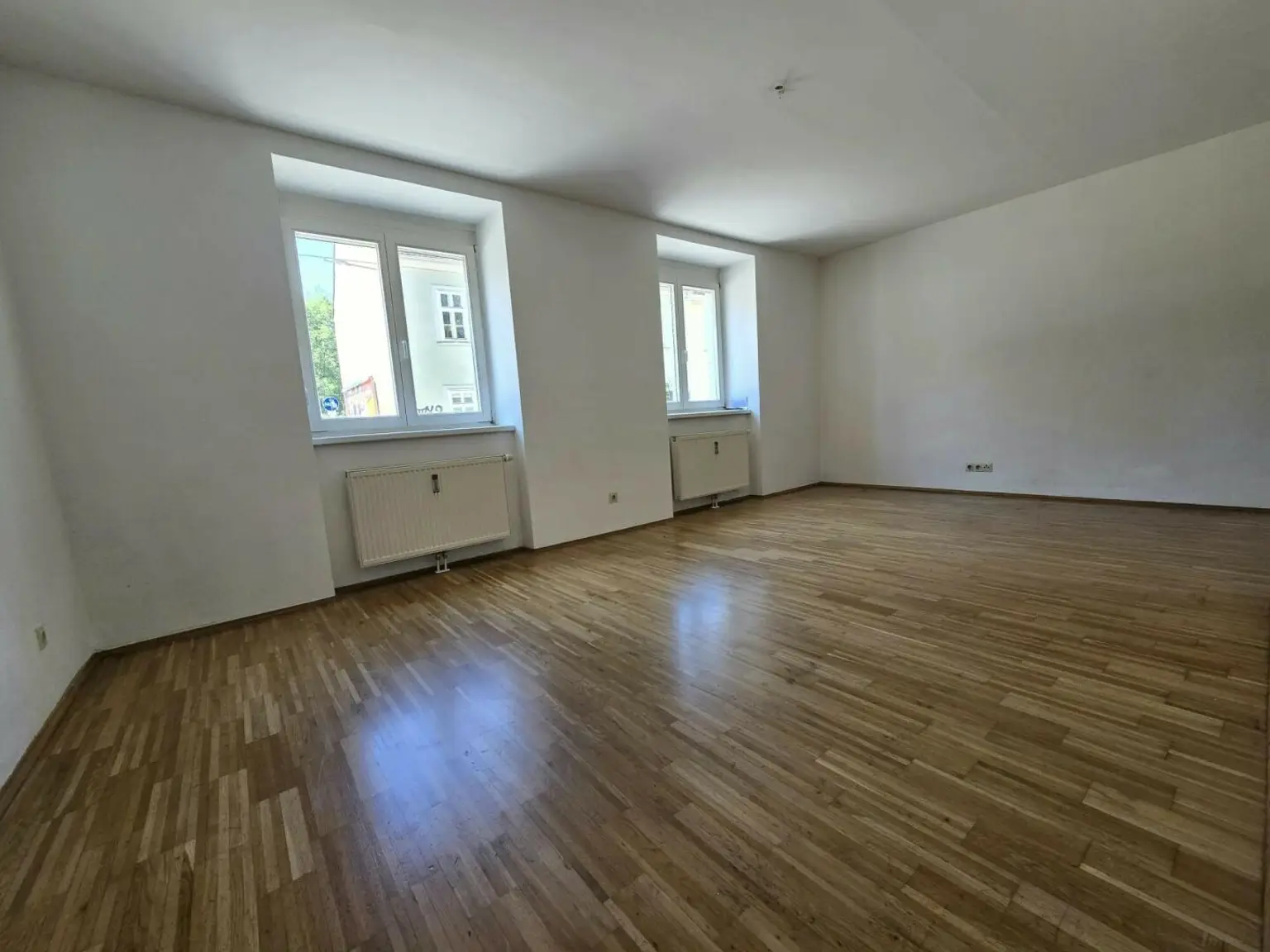 Helle 2 Zimmer Wohnung mit Parkplatz TU/UNI GRAZ Innenstadt- Nähe - ab sofort!