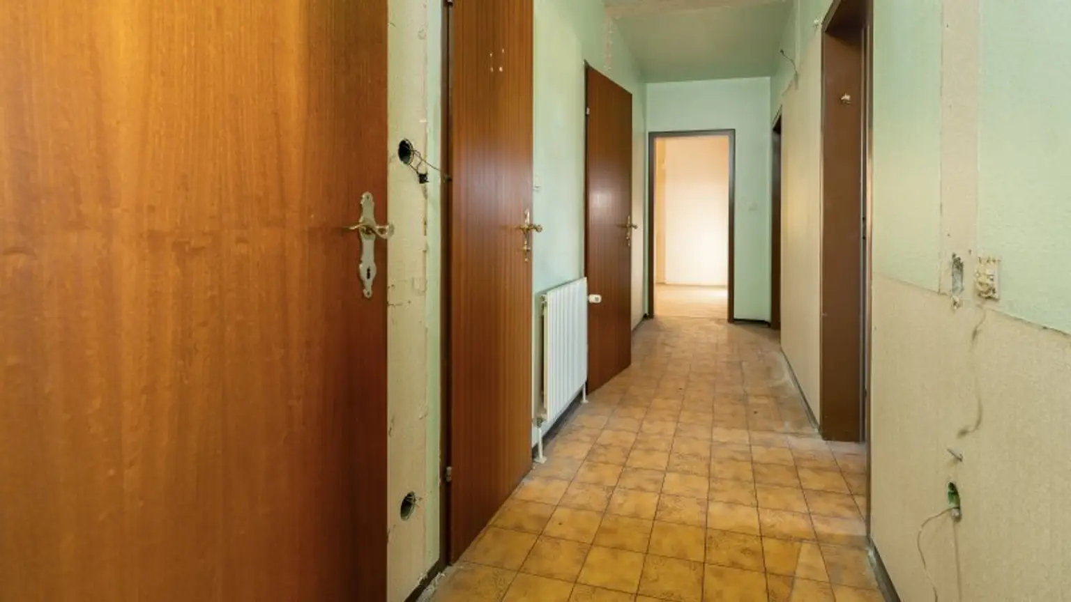 Renovierungsbedürftige 3-Zimmer-Wohnung mit Loggia in Leopoldsdorf – Ihr neues Zuhause!