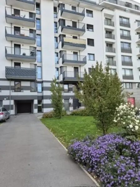 3 Zimmer Mietwohnung mit Loggia und Garage auf Wunsch