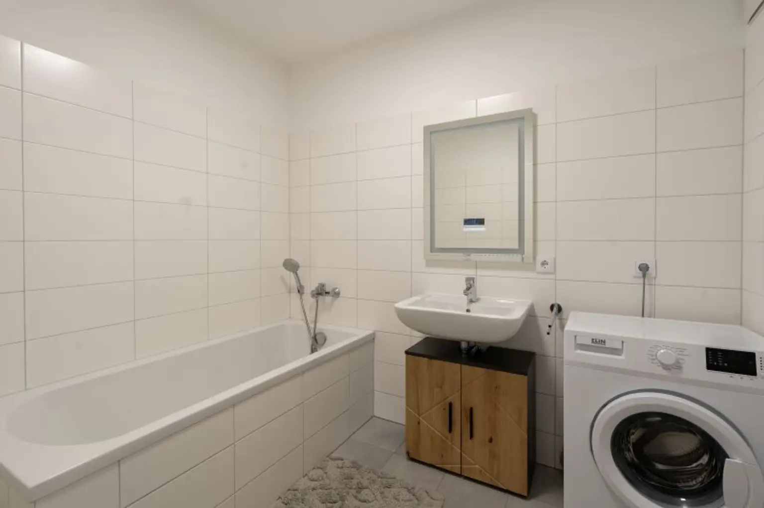 Traumhafte 2-Zimmer-Wohnung mit Balkon und Grünblick in 4030 Linz - Stellplatz inklusive - Nähe Bahnhof Ebelsberg