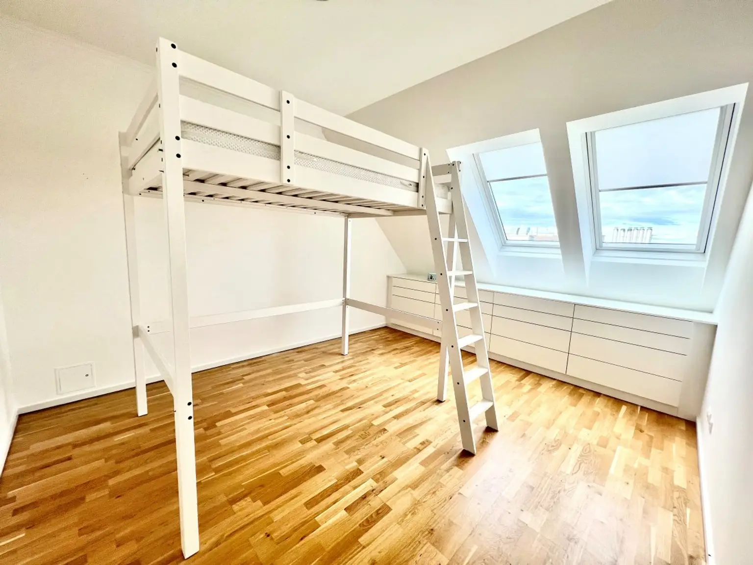 16 | TRAUMHAFTE Maisonette-Wohnung - Top Zustand, Terrasse mit Ausblick | Prima Service Immobilien