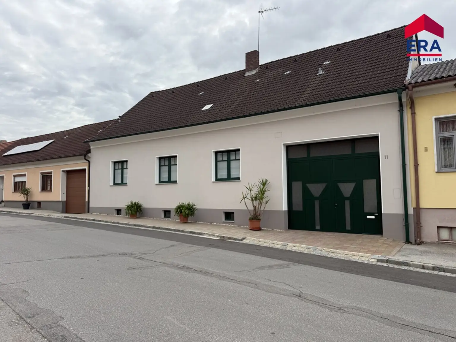 NEU: Wohnen, Arbeiten und Lagern - Zwei separate Wohneinheiten & ca. 1.600m² Nutzfläche in Ottenthal