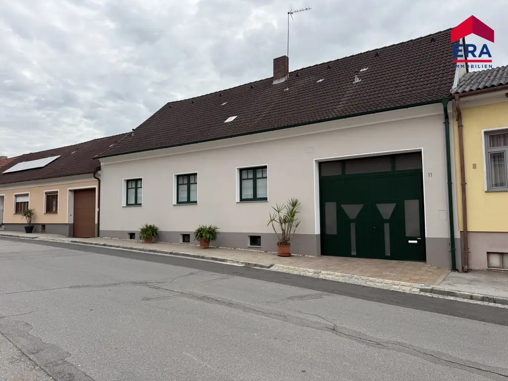 NEU: Wohnen, Arbeiten und Lagern - Zwei separate Wohneinheiten & ca. 1.600m² Nutzfläche in Ottenthal