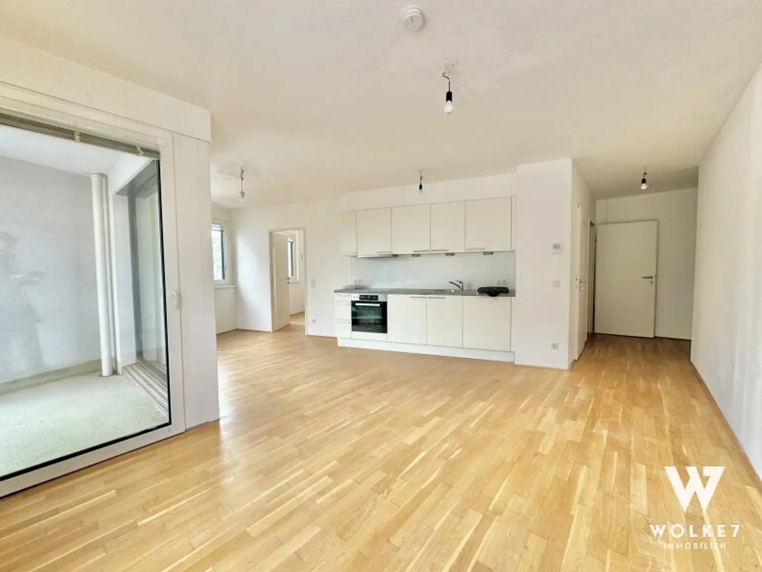 Wunderschöne 2 Zimmer mit 2 Aussenflächen | Ruhig & hell | gut aufgeteilt | U1 Kagraner Platz