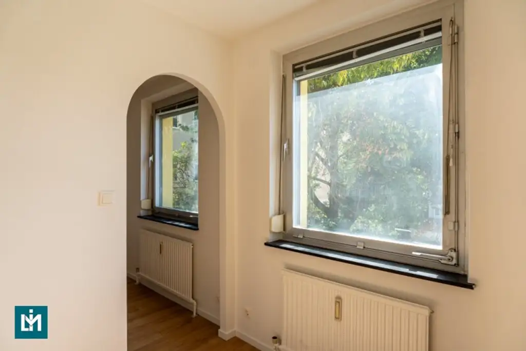 HOCHWERTIGE 3 - ZIMMER WOHNUNG / NÄHE SCN