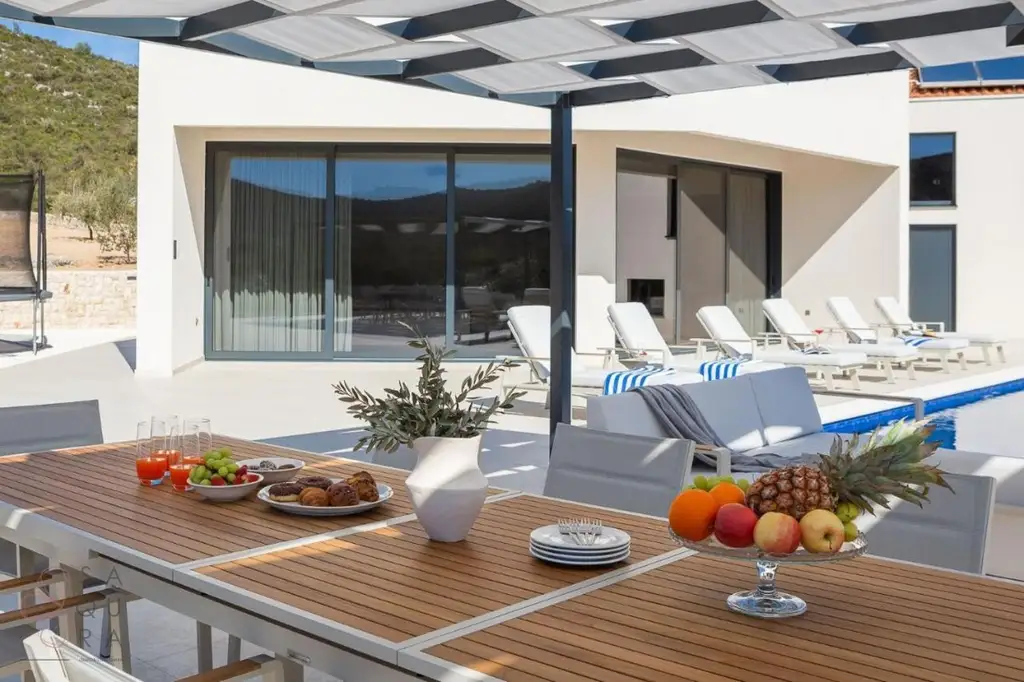 Family House Marina – Ihr mediterraner Rückzugsort mit Potenzial