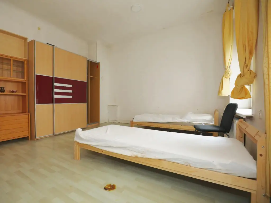 Renovierungsbedürftiges ZInshaus mit aureichend Parkplätzen im Trendbezirk Graz/Lend