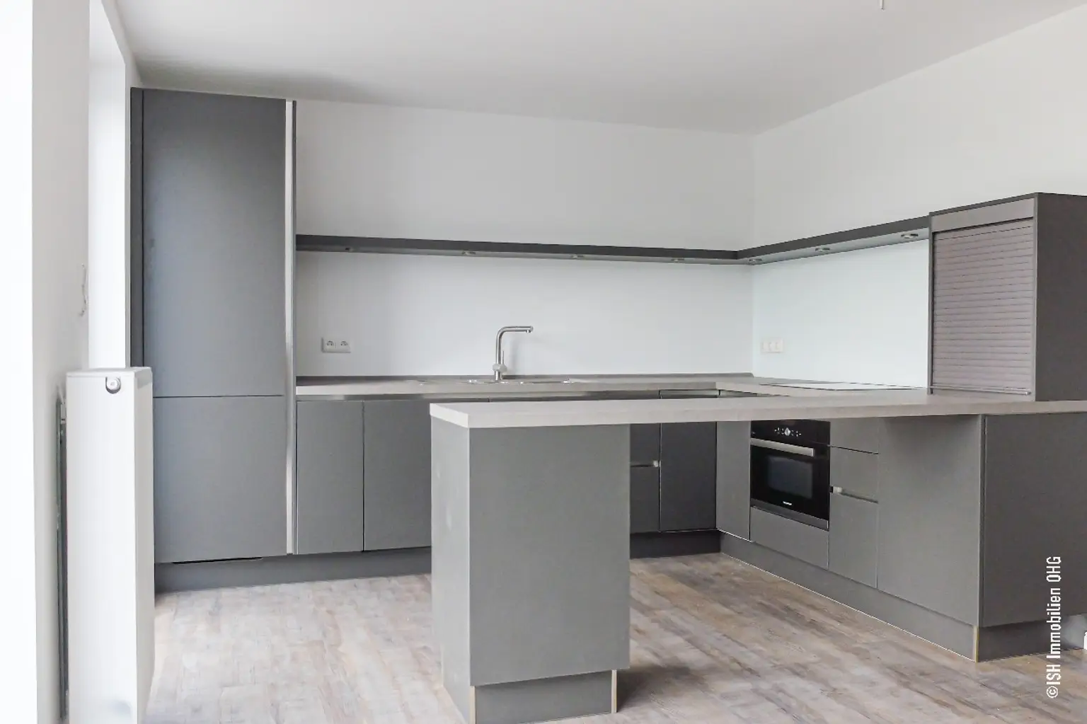 Küchenzeile mit Tresen