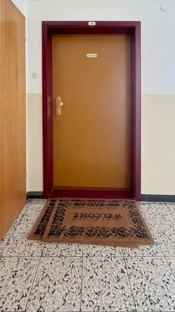 GROSSE GEPFLEGTE WOHNUNG MIT LIFT