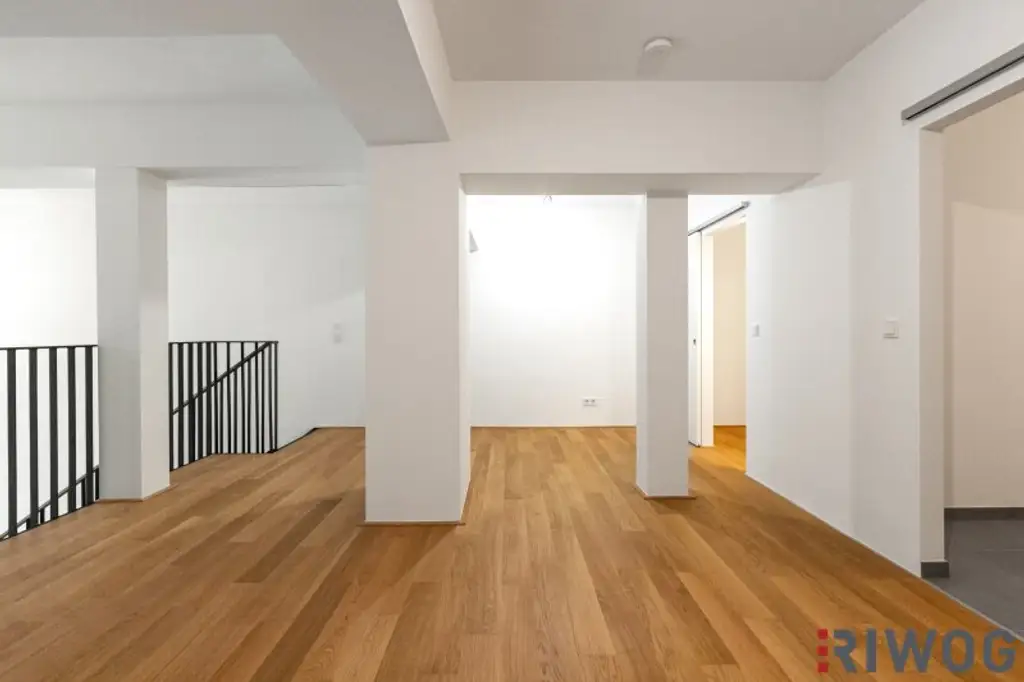 ERSTBEZUG nach Sanierung | Komplett hofseitiges Loft mit Balkon | Raumhöhe bis zu ca. 4,95 m | Büro/Praxis Nutzung und Kurzzeitvermietung möglich