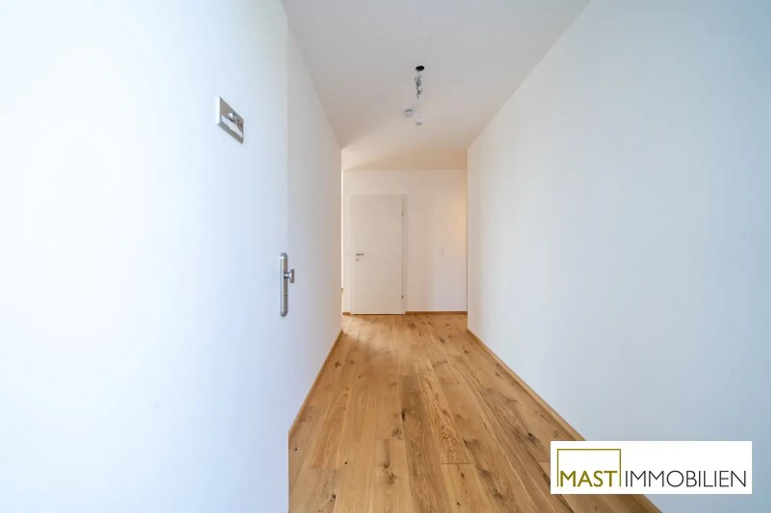 *Sommer 2025* Dachgeschosswohnung mit rund 83 qm Freifläche und direktem Seeblick!