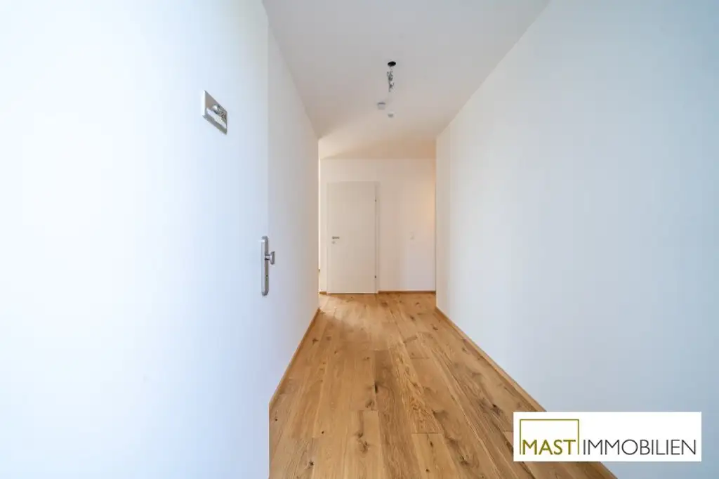 *Sommer 2025* Dachgeschosswohnung mit rund 83 qm Freifläche und direktem Seeblick!