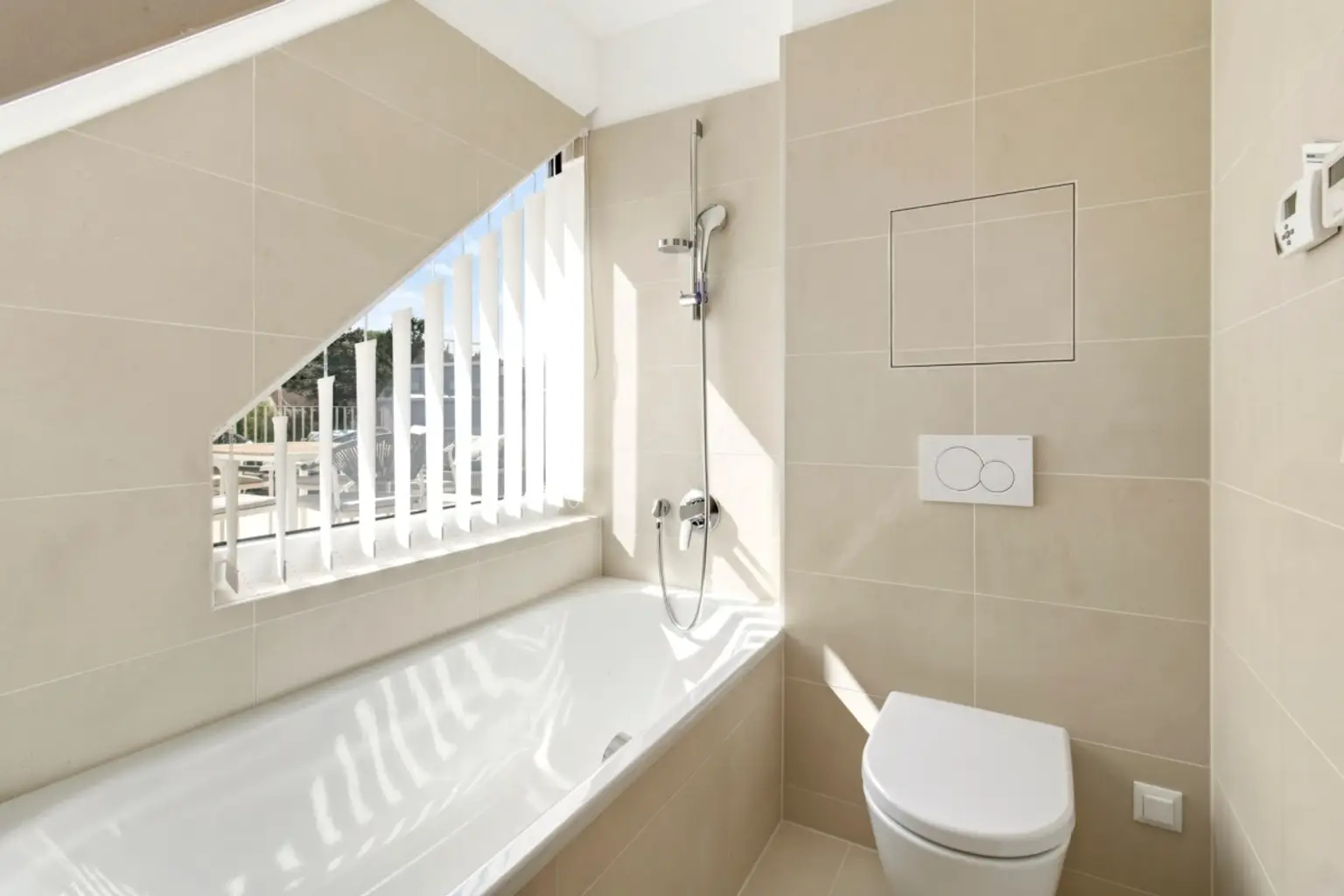 K | ++ WEITBLICK. RUHE. STIL. ++ 3-ZIMMER-MAISONETTE in BESTLAGE | Prima Service Immobilien