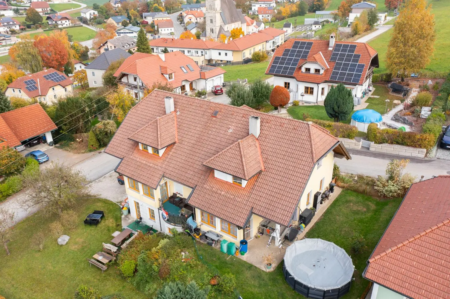 „Anleger-Hit“ Wohnhaus mit 3 Wohnungen und Garten!