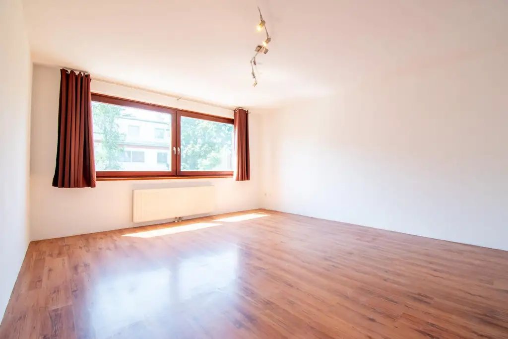 "Ruhelage! 2-Zimmer-Eigentumswohnung mit Loggia!"